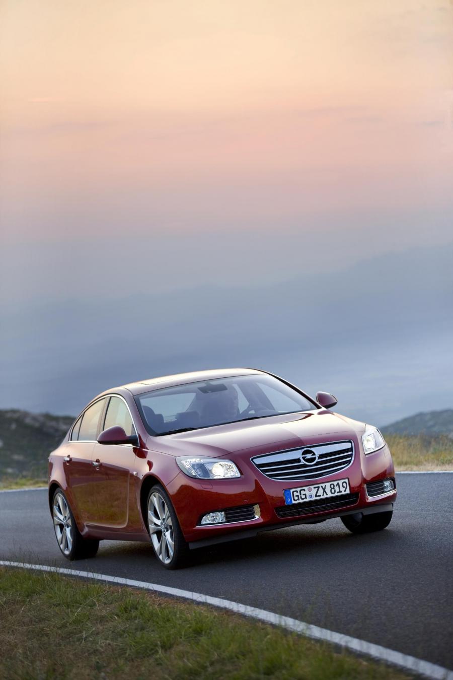  Opel Insignia 2012 года  (фото 23 из 32)
